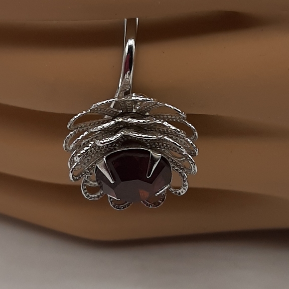 Vintage Sarah Coventry Adjustable Silver Tone Floral Purple Rhinestone Ring - Picture 3 of 6